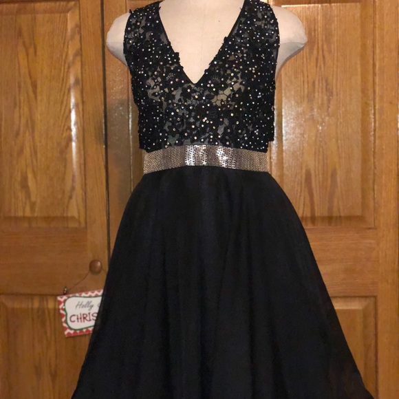Prom/Pageant dress - Picture 2 of 3